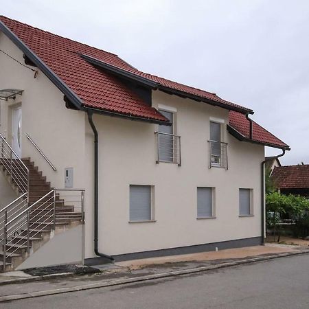 Apartman F&F Otočac Εξωτερικό φωτογραφία