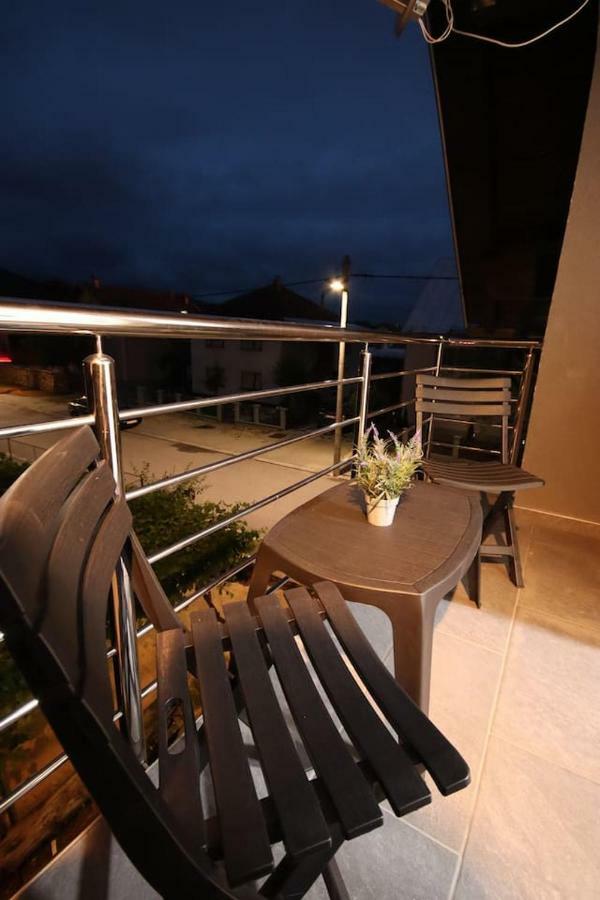 Apartman F&F Otočac Εξωτερικό φωτογραφία