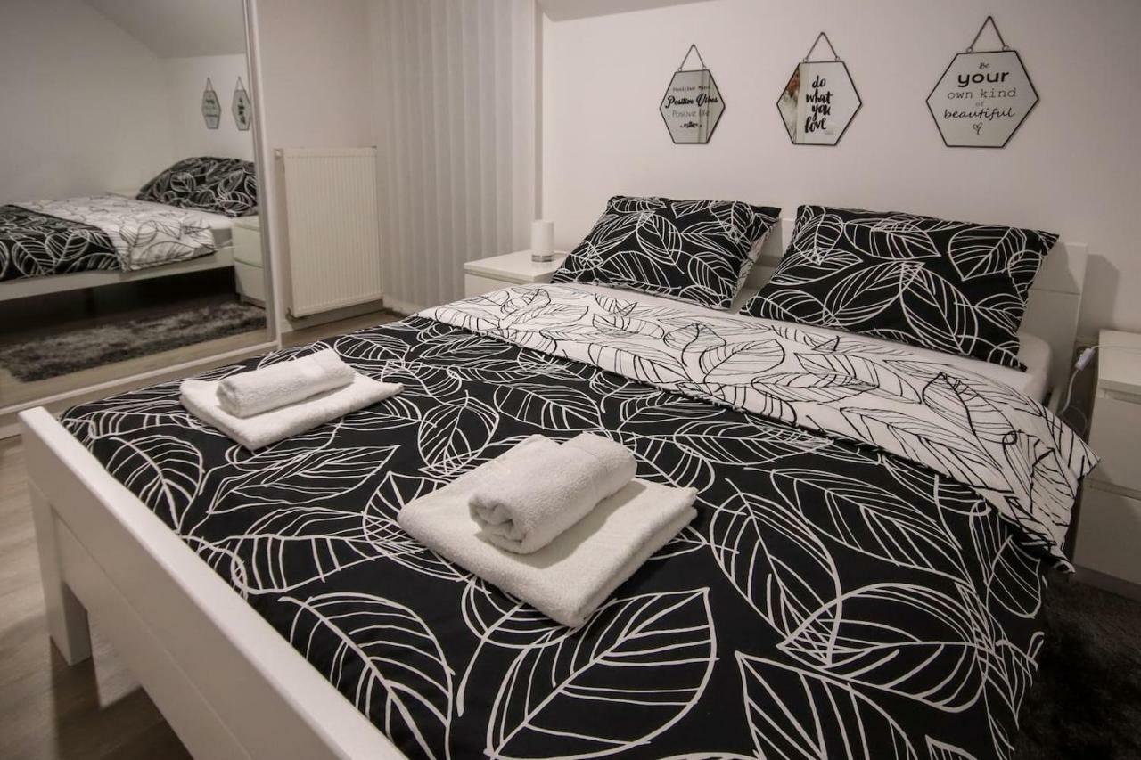 Apartman F&F Otočac Εξωτερικό φωτογραφία