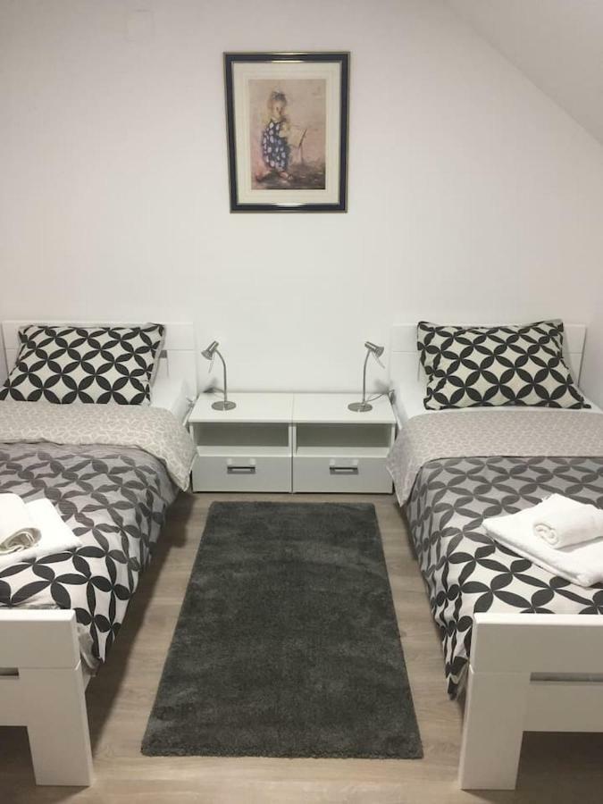 Apartman F&F Otočac Εξωτερικό φωτογραφία