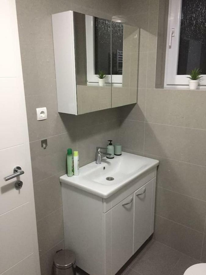 Apartman F&F Otočac Εξωτερικό φωτογραφία