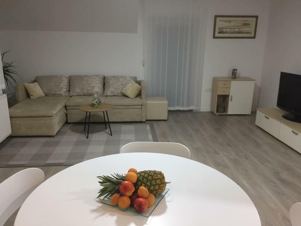 Apartman F&F Otočac Εξωτερικό φωτογραφία