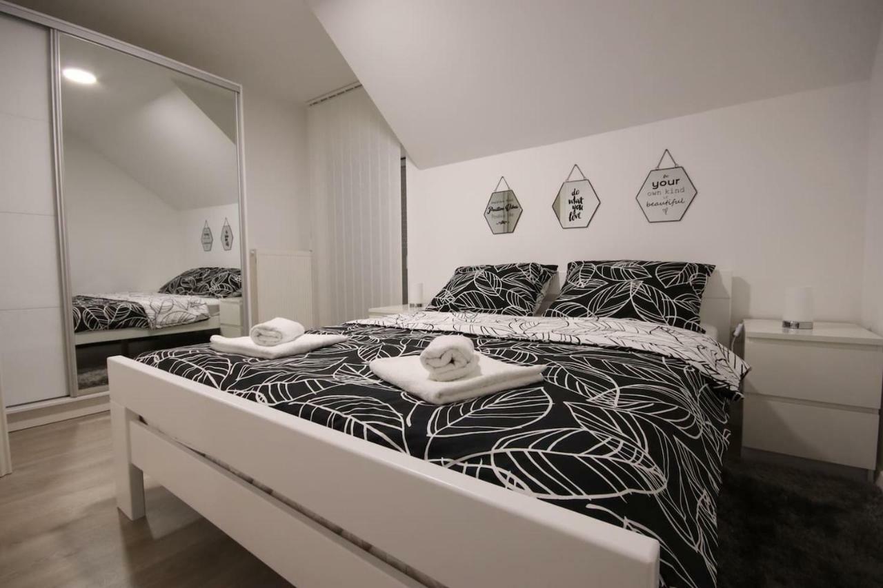 Apartman F&F Otočac Εξωτερικό φωτογραφία